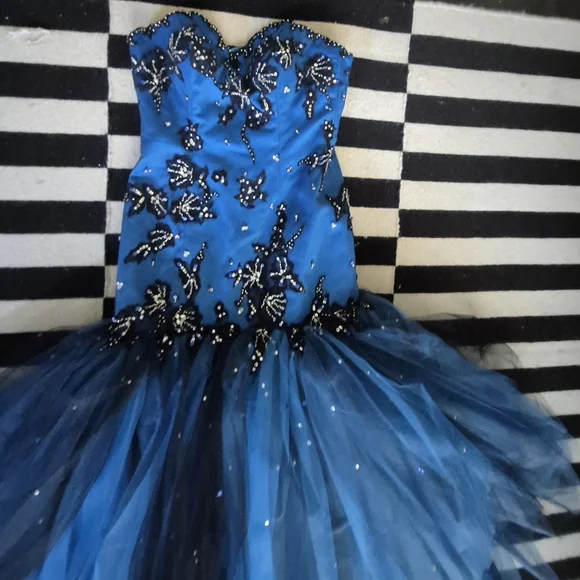 4 Madeline Gardener Blue and Black Prom Dress NwT - Picture 10 of 15